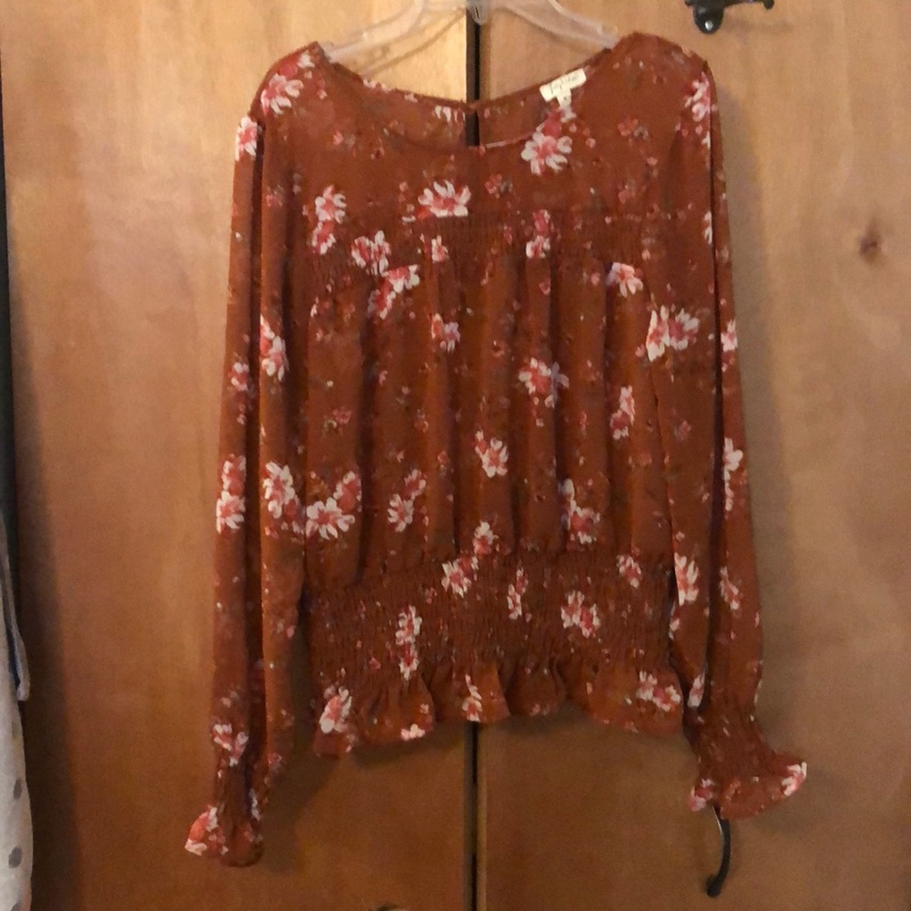Flowered sheet top